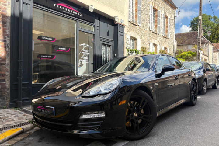 PORSCHE PANAMERA