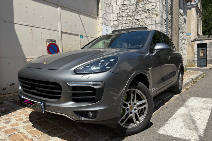 PORSCHE CAYENNE