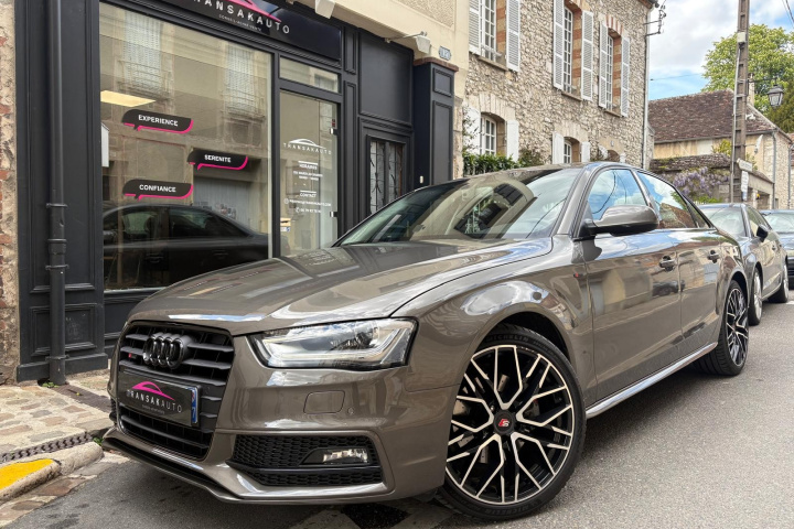 Audi A4 Limousine